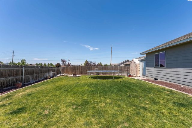 428 Fortaleza Ln, Pasco, WA 99301