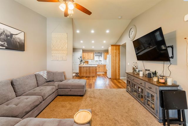 428 Fortaleza Ln, Pasco, WA 99301