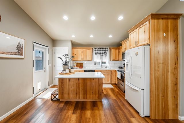 428 Fortaleza Ln, Pasco, WA 99301