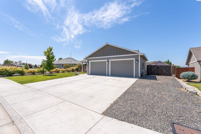428 Fortaleza Ln, Pasco, WA 99301