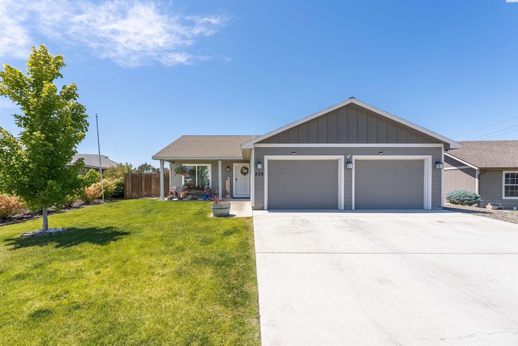 428 Fortaleza Ln, Pasco, WA 99301