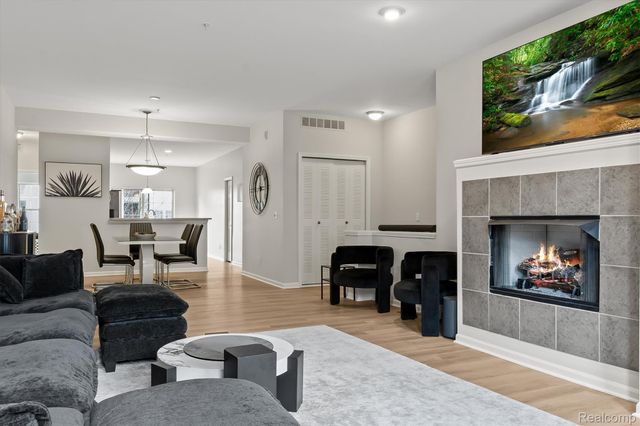 1417 Raliegh Place, Troy, MI 48084