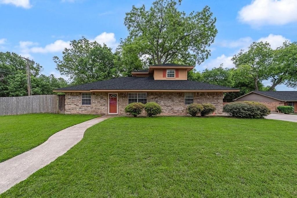 314 Fairfield Street, Gainesville, TX 76240