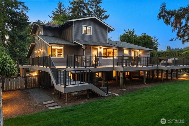 807 7th Avenue N, Edmonds, WA 98020