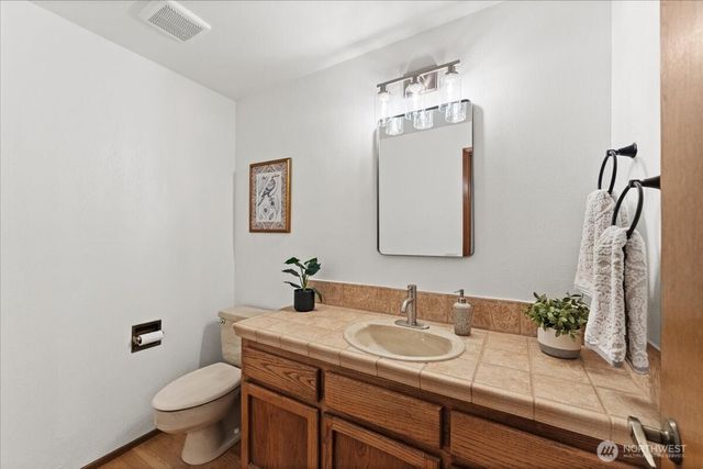 807 7th Avenue N, Edmonds, WA 98020