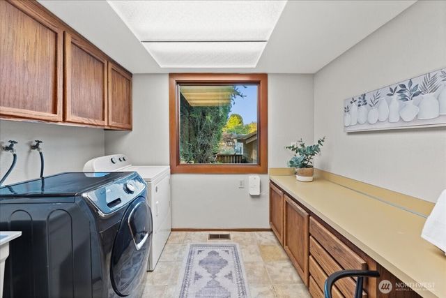 807 7th Avenue N, Edmonds, WA 98020