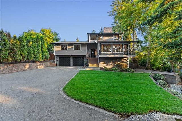807 7th Avenue N, Edmonds, WA 98020