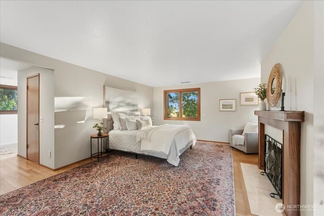 807 7th Avenue N, Edmonds, WA 98020
