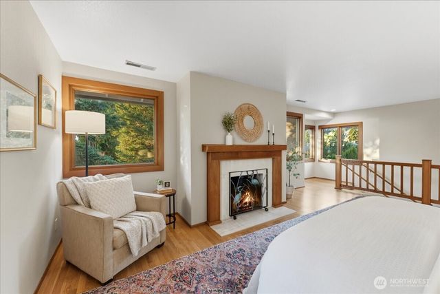 807 7th Avenue N, Edmonds, WA 98020