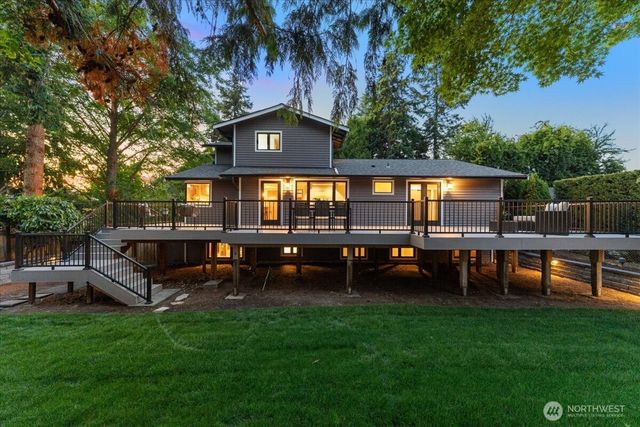 807 7th Avenue N, Edmonds, WA 98020