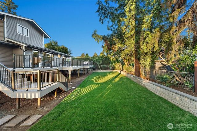 807 7th Avenue N, Edmonds, WA 98020