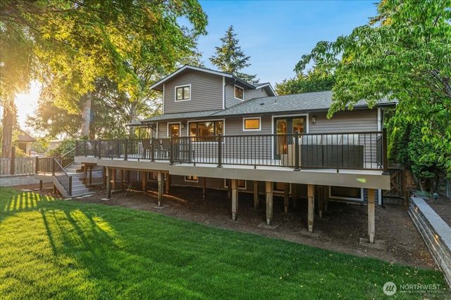 807 7th Avenue N, Edmonds, WA 98020