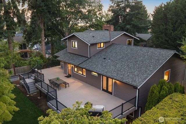 807 7th Avenue N, Edmonds, WA 98020