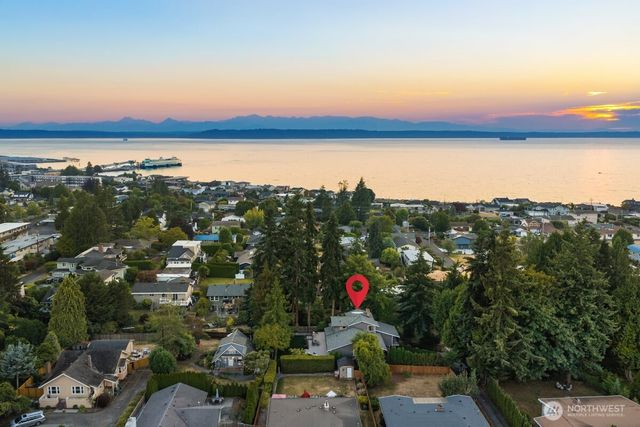 807 7th Avenue N, Edmonds, WA 98020