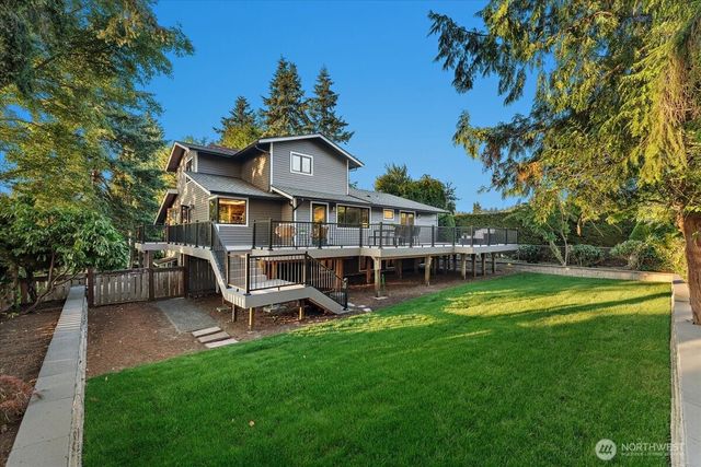 807 7th Avenue N, Edmonds, WA 98020