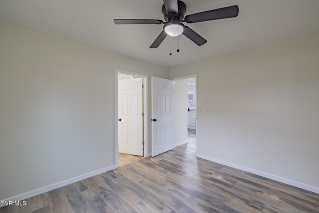 1310 Saint Louis St Street, Johnson City, TN 37601