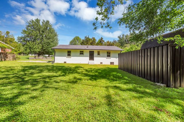 227 Staggs Dr, Portland, TN 37148