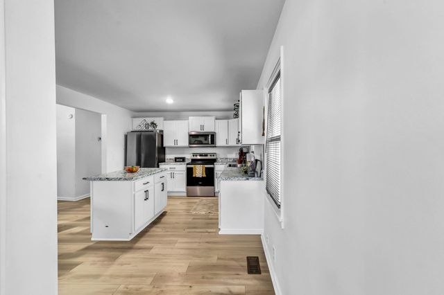 227 Staggs Dr, Portland, TN 37148