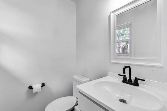 227 Staggs Dr, Portland, TN 37148
