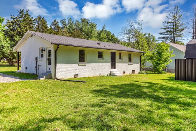 227 Staggs Dr, Portland, TN 37148