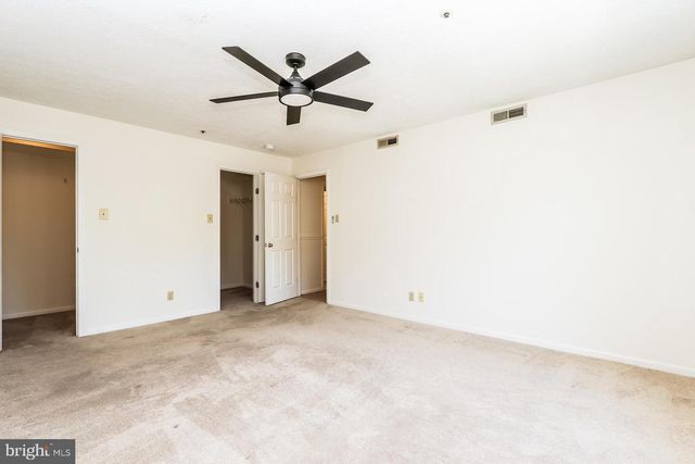 17 KENWOOD DR, Sicklerville, NJ 08081