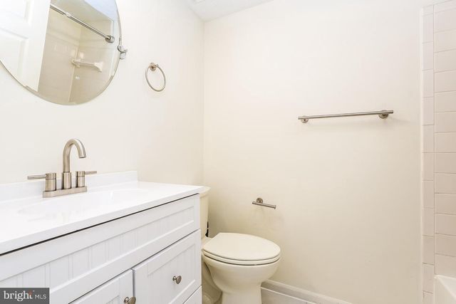 17 KENWOOD DR, Sicklerville, NJ 08081