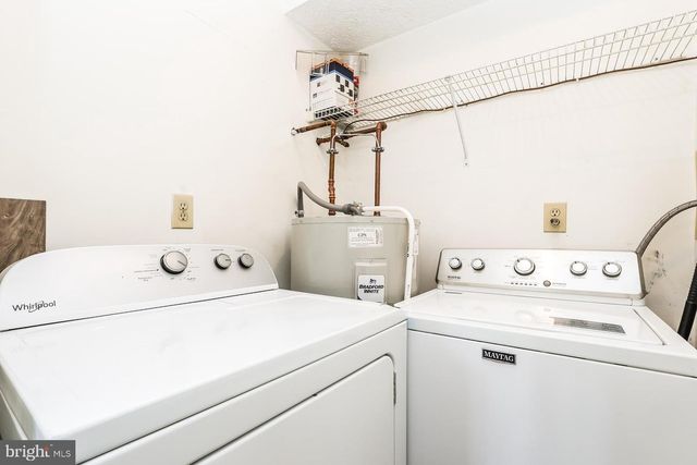 17 KENWOOD DR, Sicklerville, NJ 08081