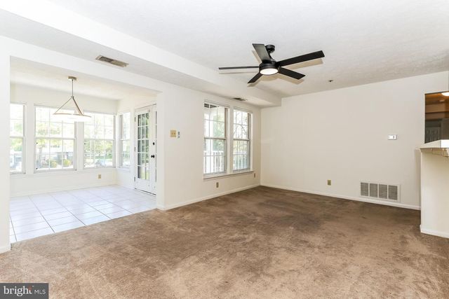 17 KENWOOD DR, Sicklerville, NJ 08081