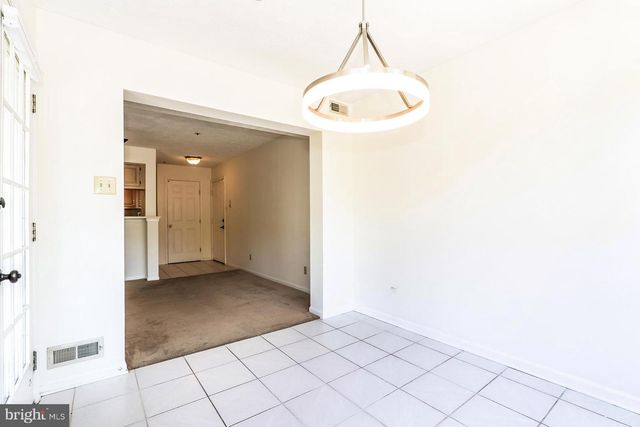 17 KENWOOD DR, Sicklerville, NJ 08081