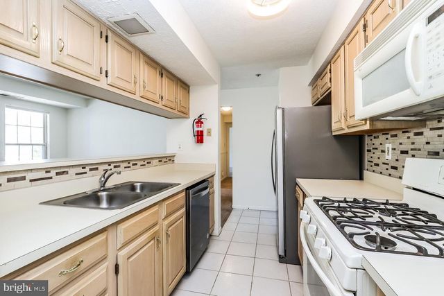 17 KENWOOD DR, Sicklerville, NJ 08081