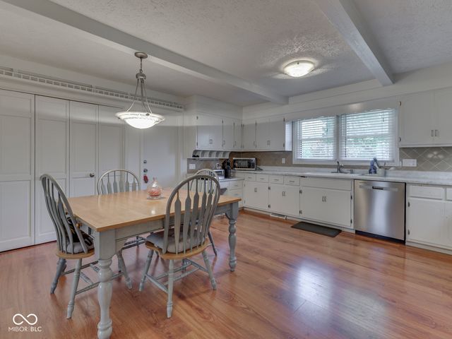 360 Pleasantview Boulevard, Greenwood, IN 46142
