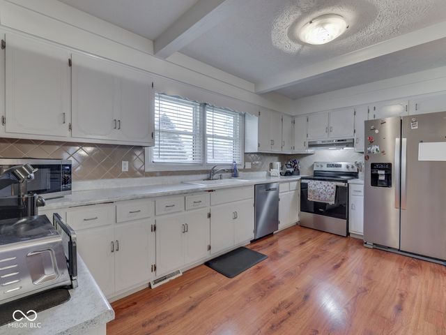 360 Pleasantview Boulevard, Greenwood, IN 46142