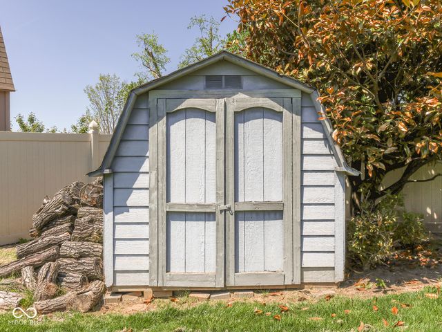 360 Pleasantview Boulevard, Greenwood, IN 46142