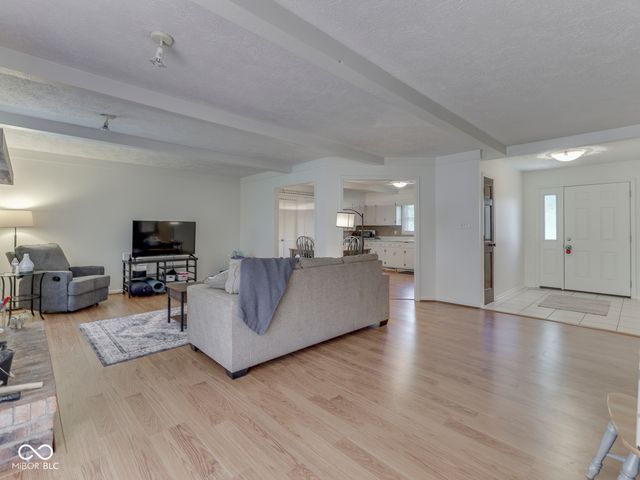360 Pleasantview Boulevard, Greenwood, IN 46142