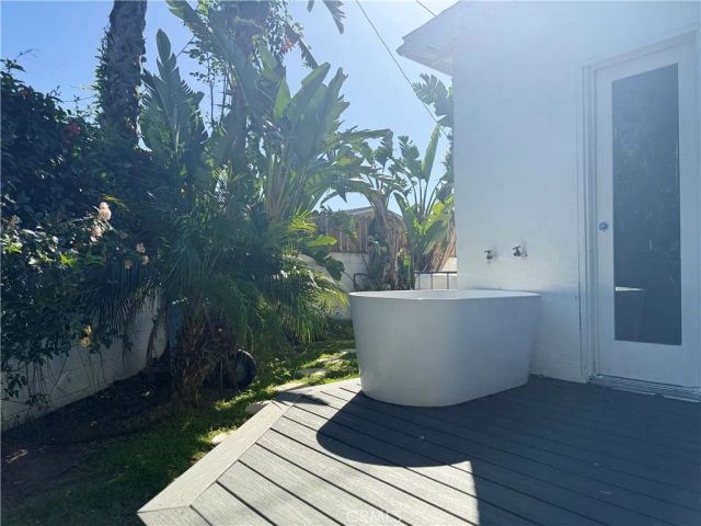 6910 Laramie, Winnetka, CA 91306