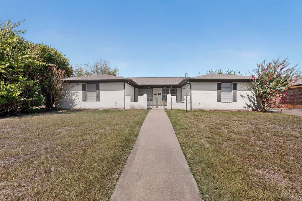 820 Ash Street, Burleson, TX 76028 — exterior