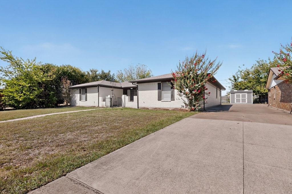 820 Ash Street, Burleson, TX 76028 — photo 3