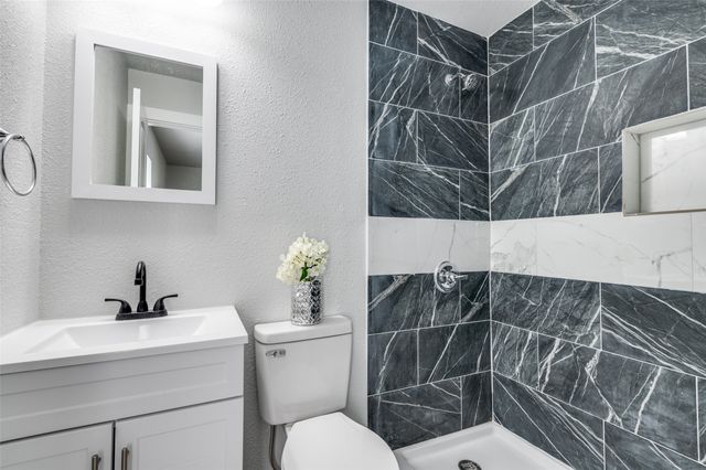 2314 Gilbert Circle, Arlington, TX 76010