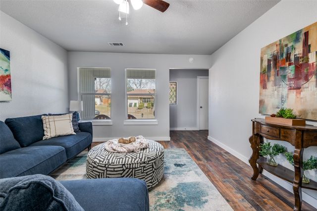 2314 Gilbert Circle, Arlington, TX 76010