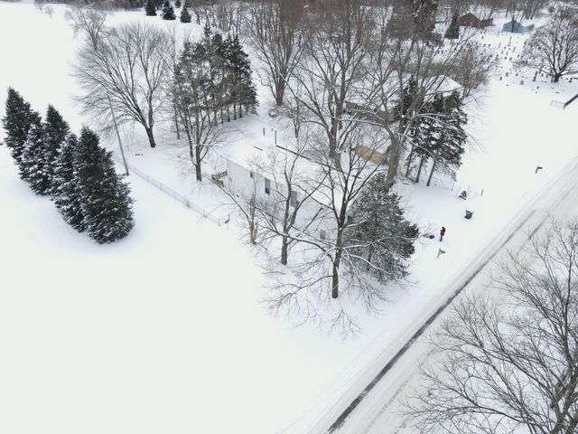 27877 County Road 375, Paw Paw, MI 49079