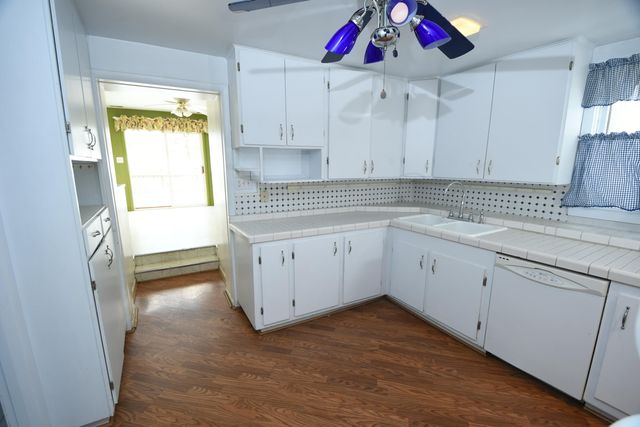 27877 County Road 375, Paw Paw, MI 49079