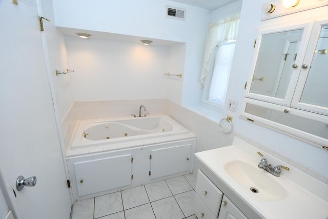 27877 County Road 375, Paw Paw, MI 49079