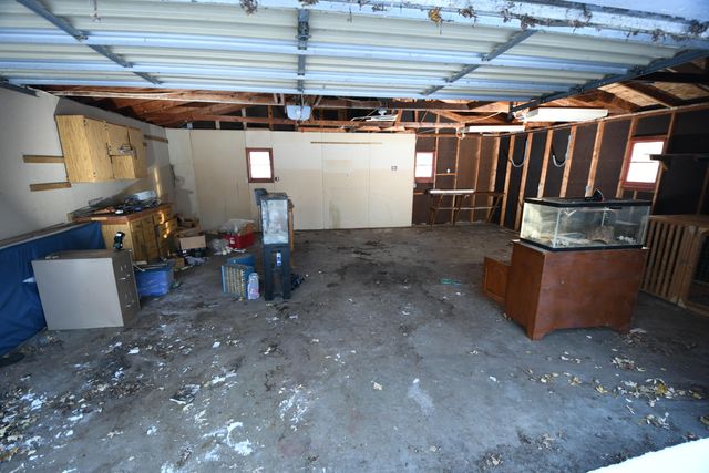 27877 County Road 375, Paw Paw, MI 49079