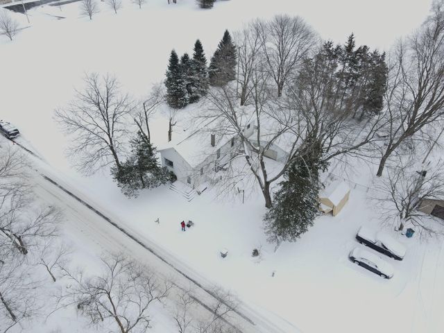 27877 County Road 375, Paw Paw, MI 49079