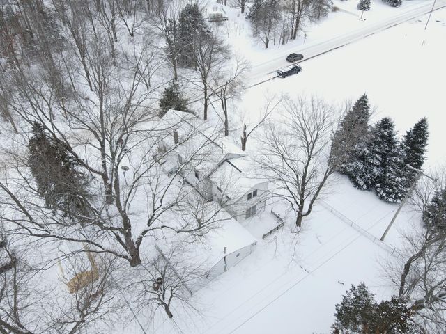 27877 County Road 375, Paw Paw, MI 49079