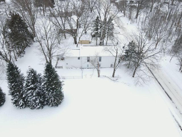 27877 County Road 375, Paw Paw, MI 49079