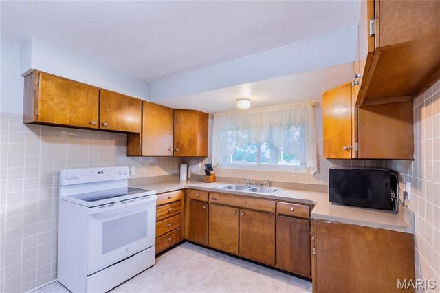 9965 Markhall Lane, Unincorporated, MO 63123