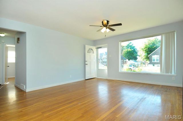 7316 Sharp Avenue, St Louis, MO 63116