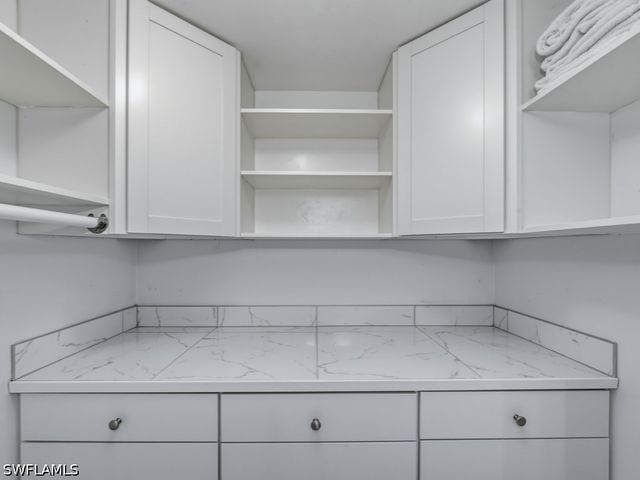 1025 Mainsail DR 203, Naples, FL 34114