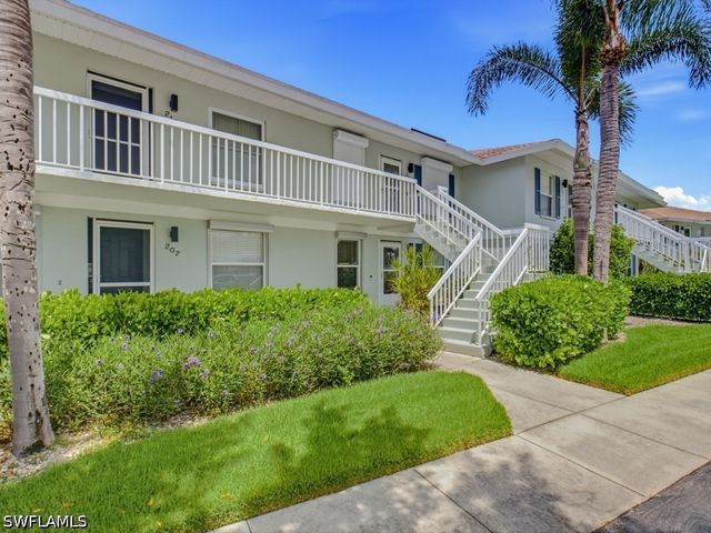 1025 Mainsail DR 203, Naples, FL 34114